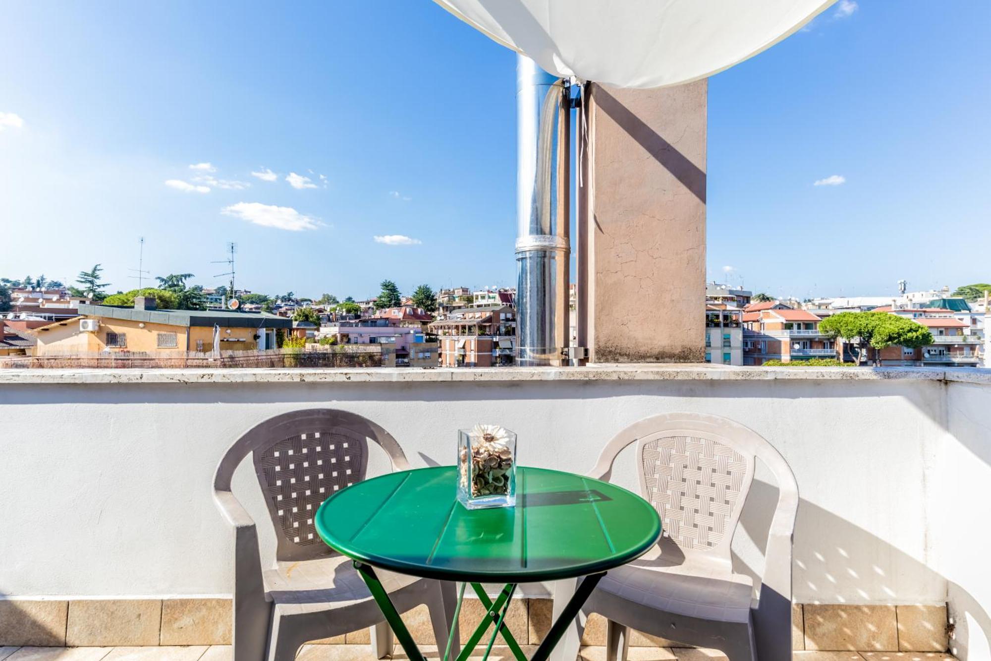 Apartmán Attico Trilocale In Zona Farnesina Řím Exteriér fotografie