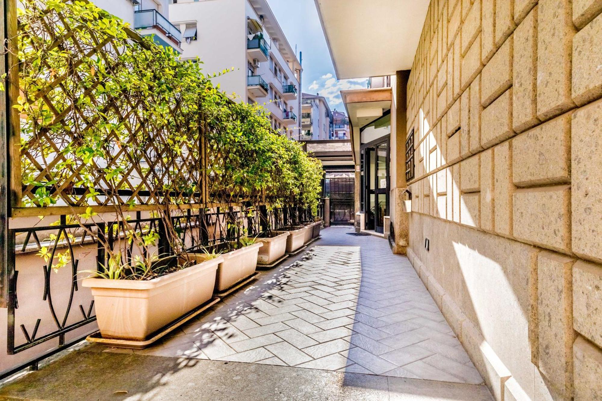 Apartmán Attico Trilocale In Zona Farnesina Řím Exteriér fotografie